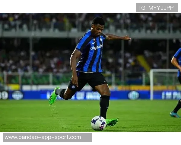 邓弗里斯预计1月20日回归国米目标三月初重返赛场 邓弗里斯预计1月20日回归国米目标三月初重返赛场