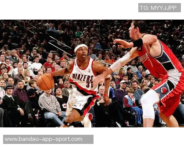 费尔明独特比喻展现队友风采特狮领袖卡萨多比特犬亚马尔最佳