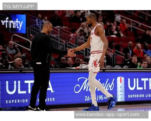 克尼佩尔状态低迷16投仅5中贡献13分4篮板4助攻表现令人失望 克尼佩尔状态低迷16投仅5中贡献13分4篮板4助攻表现令人失望